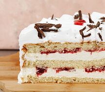 Торт клубничный микс