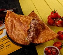 Чебурек со свининой и говядиной