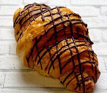 Круассан с соленой карамелью