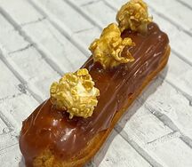 Эклер Вареная сгущенка и попкорн