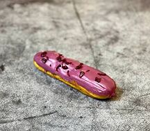 Эклер Смородина с заварным кремом