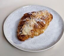 Круассан миндальный