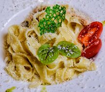 Феттуччине с курицей и грибами