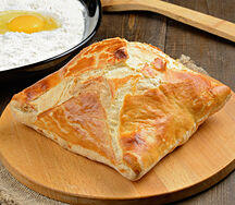 Хачапури из слоеного теста