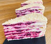 Торт Наполеон с вишней