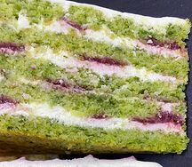 Торт Изумруд Шпинатный с малиной