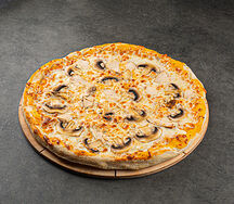 Пицца с курицей и грибами