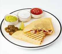 Кесадилья с курицей