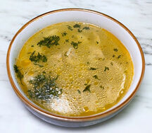Пельмени с бульоном