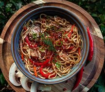 Лапша удон с курицей терияки 