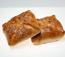 Пирожок с курицей и овощами