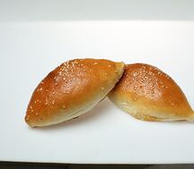 Пирожок с рисом и яйцом