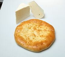 Хачапури с сыром сулугуни