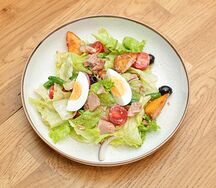 Салат с тунцом