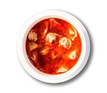 Пельмени с красным бульоном