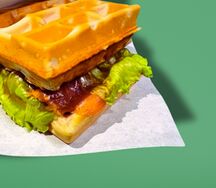 С красной рыбой