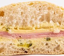 Чиабатта с ветчиной и сыром