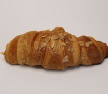 Круассан с миндальным кремом