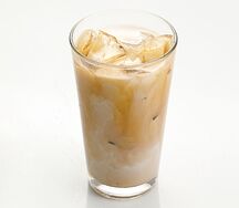 Ледяной карамельный латте