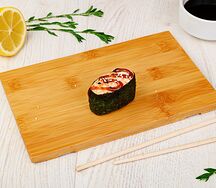 Запеченные суши с кальмаром