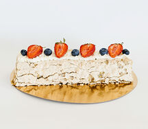 Фисташковый рулет с кусочками манго