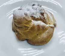 Эклер с заварным кремом