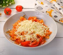 Паста с томатами и сыром