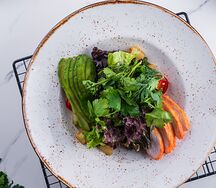 Тропический салат с курицей
