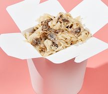 Wok со свежими опятами и шампиньонами