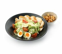 Салат Цезарь с курицей
