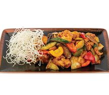 Курица по-сингапурски с овощами и грибами шиитаке