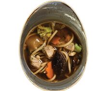 Куриный суп с лапшой и грибами шиитаке