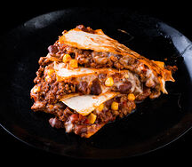 Кесадилья с жаренным луком и грибами