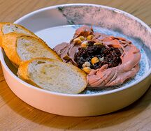 Пате из цыпленка с луковым мармеладом
