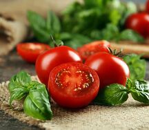 Свежие бакинские помидоры