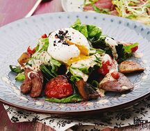 Теплый салат с куриной печенью