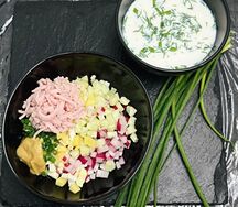 Окрошка с ветчиной на кефире