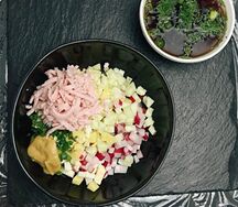 Окрошка с ветчиной на квасе