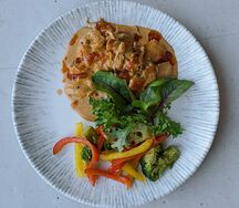 Курица с грибами под соусом