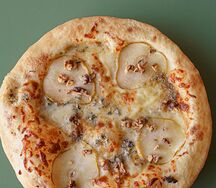 Хачапури по-мегрельски с дорблю и грушей