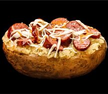 Печёная картошка с охотничьими колбасками