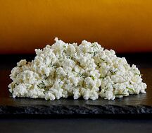 Салат с брынзой и зеленью