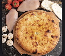 Пирог с курицей, грибами и сыром 33 см