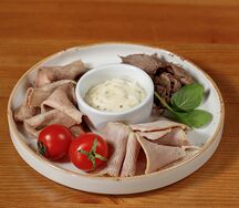 Мясная тарелка