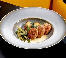 Котлеты из краба и креветок со стручковой фасолью