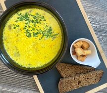 Суп сливочно-сырный с грибами и гренками