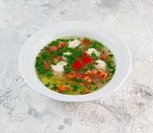 Куриный бульон с фрикадельками