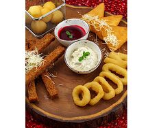 Сулугуни, жаренный в сухарях