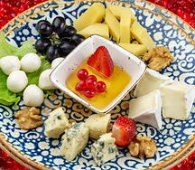 Ассорти европейских сыров