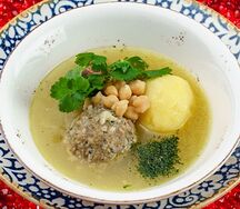 Суп из баранины с кюфтой и горохом нут (Кюфта-Бозбаш)